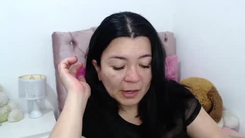 Snapshot of naturally_mature chatting on December 30, 4:20 am Sammy online show from December 30, 4:20 am