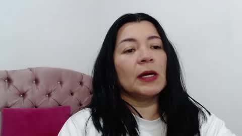 Snapshot of naturally_mature chatting on January 6, 5:52 am Sammy online show from January 6, 5:52 am