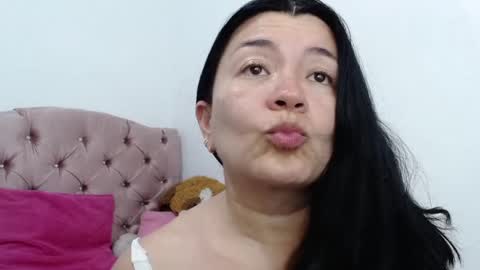 Snapshot of naturally_mature chatting on January 8, 5:48 am Sammy online show from January 8, 5:48 am