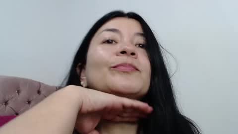 Snapshot of naturally_mature chatting on January 9, 4:19 am Sammy online show from January 9, 4:19 am