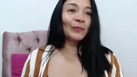 Snapshot of naturally_mature chatting on February 3, 4:35 am Sammy online show from February 3, 4:35 am