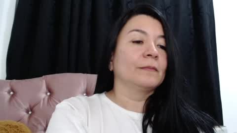 Snapshot of naturally_mature chatting on March 6, 3:57 am Sammy online show from March 6, 3:57 am