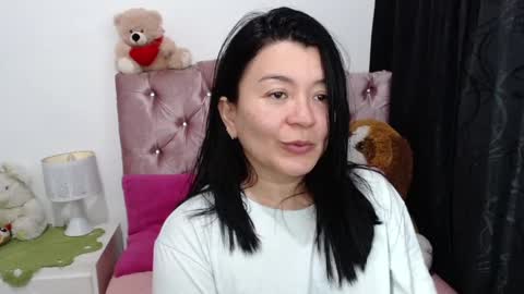 Snapshot of naturally_mature chatting on March 11, 3:37 am Sammy online show from March 11, 3:37 am