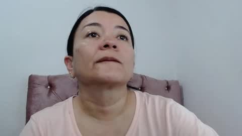 Snapshot of naturally_mature chatting on February 23, 7:33 pm Sammy online show from February 23, 7:33 pm
