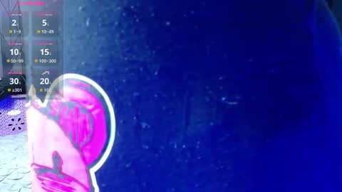 Snapshot of naturaltitss_ chatting on June 25, 7:51 pm Gwen online show from June 25, 7:51 pm
