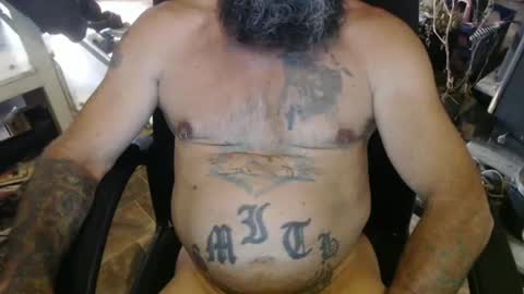 Snapshot of naturenaked chatting on January 4, 10:27 am NatureNaked online show from January 4, 10:27 am