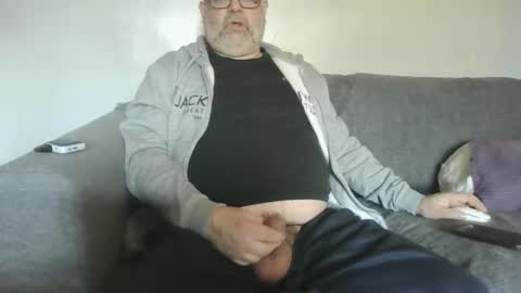 Snapshot of naturistmale45 chatting on March 3, 11:22 am naturistmale45 online show from March 3, 11:22 am