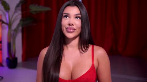 Naty online show from February 10, 7:40 pm