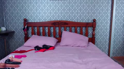 naughty0shy77anna online show from December 2, 11:34 am