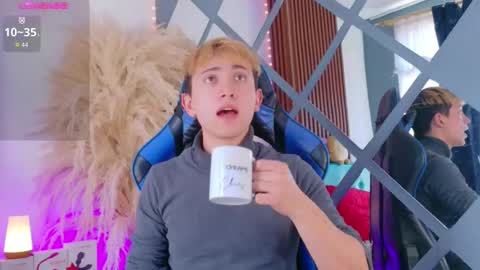 Christopher  Chris online show from February 9, 4:55 pm