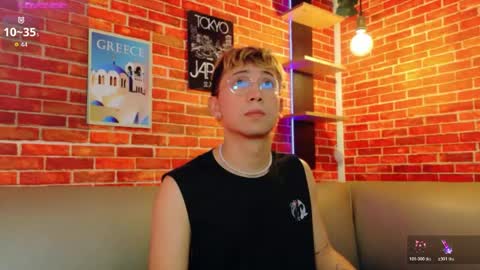 Christopher  Chris online show from April 11, 3:27 pm