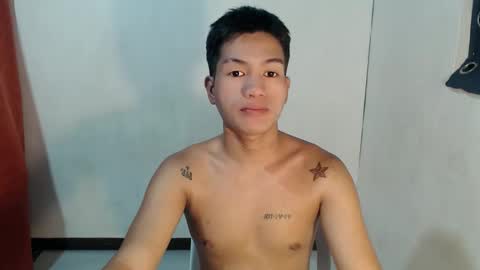 Snapshot of naughty_angelo chatting on April 28, 10:53 am naughty_angelo online show from April 28, 10:53 am