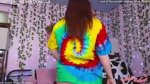 Snapshot of naughty_bella99 chatting on February 24, 7:19 pm bella online show from February 24, 7:19 pm