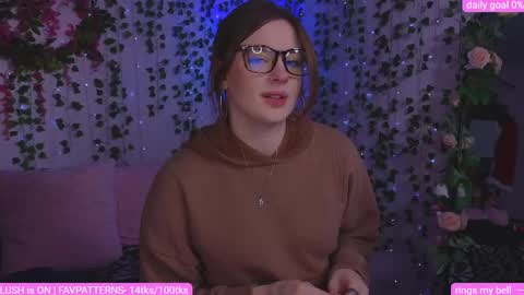Snapshot of naughty_bella99 chatting on April 29, 11:55 pm bella online show from April 29, 11:55 pm