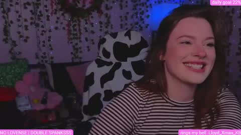 Snapshot of naughty_bella99 chatting on May 16, 12:07 am bella online show from May 16, 12:07 am
