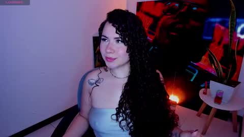 Snapshot of naughty_butt chatting on September 18, 4:31 pm Megan online show from September 18, 4:31 pm