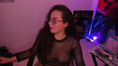 Snapshot of naughty_butt chatting on May 19, 4:08 am Megan online show from May 19, 4:08 am