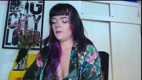 Em  please help me reach 100 thumbs up 3 online show from April 21, 6:31 am