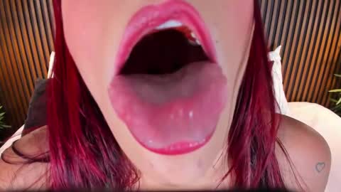 Flor online show from March 10, 10:55 pm