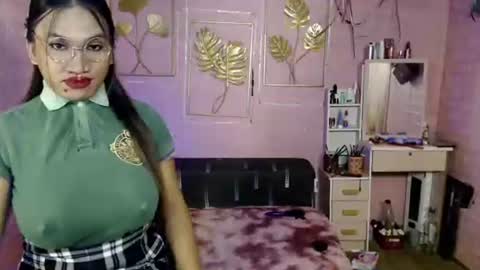 naughty_lorien143 online show from March 26, 11:49 am
