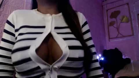 Snapshot of naughty_lorien143 chatting on May 10, 1:05 pm naughty_lorien143 online show from May 10, 1:05 pm