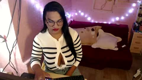 Snapshot of naughty_lorien143 chatting on July 25, 12:47 pm naughty_lorien143 online show from July 25, 12:47 pm