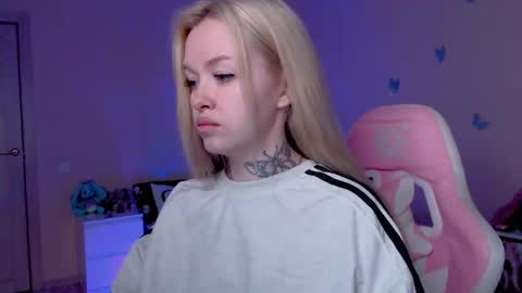Snapshot of naughty_mablee chatting on April 30, 12:28 am Mable online show from April 30, 12:28 am