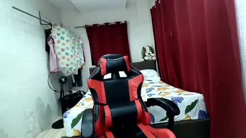 Snapshot of naughty_mariaxx chatting on February 16, 9:26 am Maria online show from February 16, 9:26 am