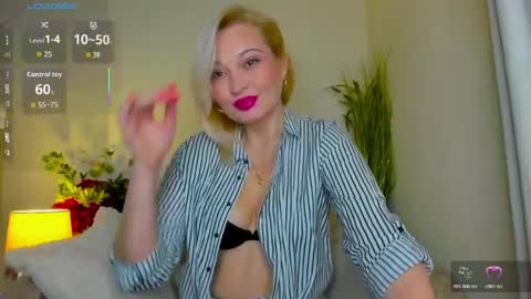 Snapshot of naughty_milena chatting on April 28, 6:46 pm Milena online show from April 28, 6:46 pm