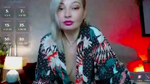 Snapshot of naughty_milena chatting on June 10, 7:24 pm Milena online show from June 10, 7:24 pm