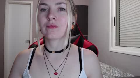 Snapshot of naughty_popa chatting on January 13, 2:28 am Ann online show from January 13, 2:28 am