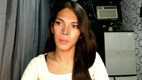 Snapshot of naughty_princess24 chatting on June 16, 8:33 pm Ariela online show from June 16, 8:33 pm
