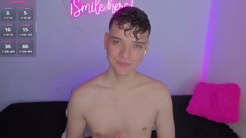 Snapshot of naughty_twink_ chatting on July 9, 4:44 pm Noah online show from July 9, 4:44 pm