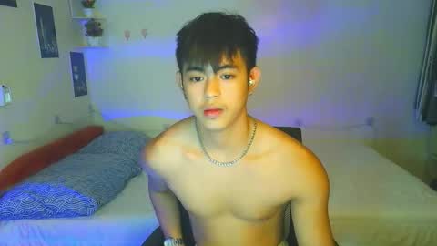 Snapshot of naughtyboylouie chatting on September 20, 12:28 pm Loue online show from September 20, 12:28 pm