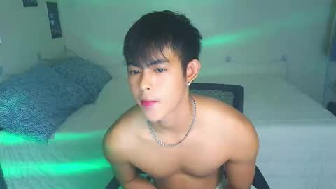 Snapshot of naughtyboylouie chatting on September 30, 2:22 pm Loue online show from September 30, 2:22 pm