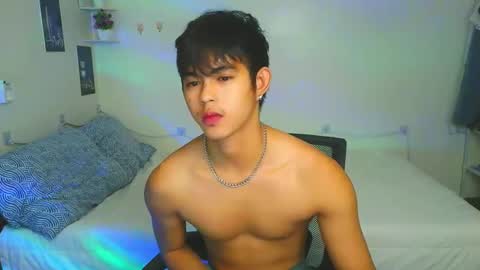 Snapshot of naughtyboylouie chatting on October 13, 10:15 am Loue online show from October 13, 10:15 am