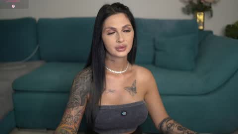 Snapshot of naughtycleo chatting on July 9, 3:10 am cleo online show from July 9, 3:10 am