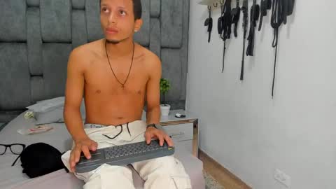 naughtyfusion_os online show from March 28, 1:00 pm