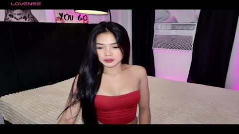 Snapshot of naughtygirl18x chatting on April 13, 9:53 pm Mitch online show from April 13, 9:53 pm