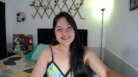 Snapshot of naughtygirl_mmm chatting on April 21, 8:20 am Valeria online show from April 21, 8:20 am