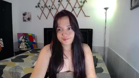 Snapshot of naughtygirl_mmm chatting on June 1, 4:47 am Valeria online show from June 1, 4:47 am