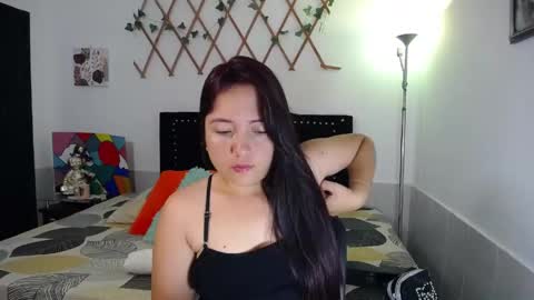 Snapshot of naughtygirl_mmm chatting on June 2, 8:05 am Valeria online show from June 2, 8:05 am