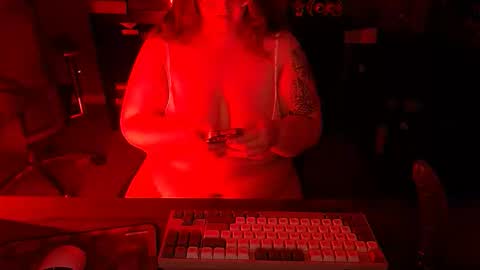Snapshot of naughtygoddessk chatting on May 6, 4:41 am Naughty Goddess online show from May 6, 4:41 am