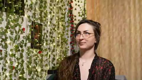 Snapshot of naughtyhomemade17 chatting on June 14, 9:11 am Mya Alexya online show from June 14, 9:11 am