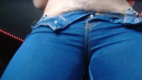 Snapshot of naughtyhotsquirt chatting on April 18, 1:04 pm Kimberly online show from April 18, 1:04 pm