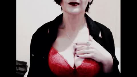 Snapshot of naughtyjenniferxx chatting on December 14, 3:34 am Jenny online show from December 14, 3:34 am