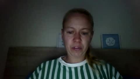 naughtyjennyblondeuk online show from April 17, 6:33 pm