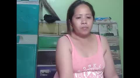 Snapshot of naughtymom26 chatting on April 4, 6:44 am naughtymom26 online show from April 4, 6:44 am