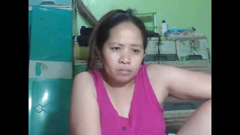 Snapshot of naughtymom26 chatting on April 4, 10:40 pm naughtymom26 online show from April 4, 10:40 pm