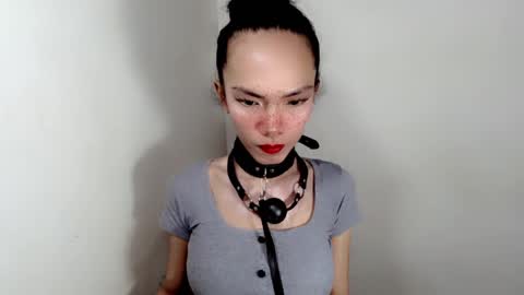 Snapshot of naughtypetiteangel chatting on October 27, 9:13 am naughtypetiteangel online show from October 27, 9:13 am